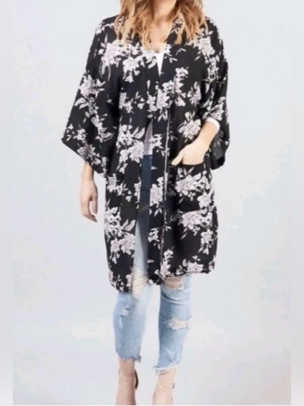 Spiritual Gangster Maya Kimono Black Floral Tie Front One Size 100% Rayon Robe